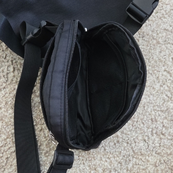 2 Belt Bags/Fanny Pack - Picture 3 of 5